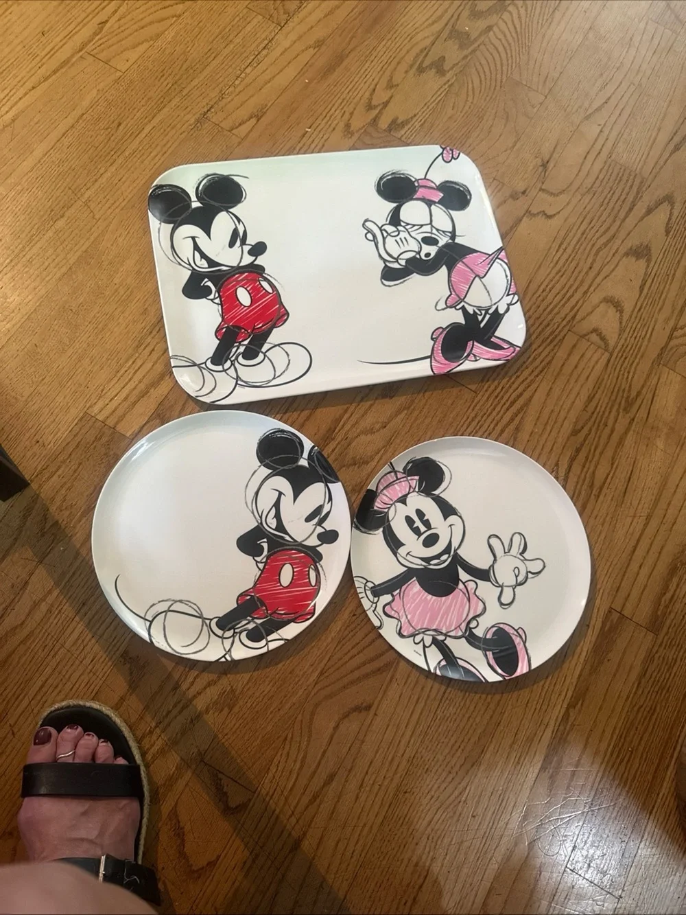 Disney Mickey & Minnie Pink and Red Dinnerware Plate and Tray Set